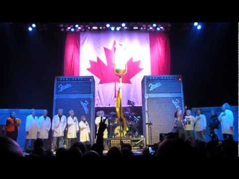 Neil Young & Crazy Horse in Vancouver - O Canada